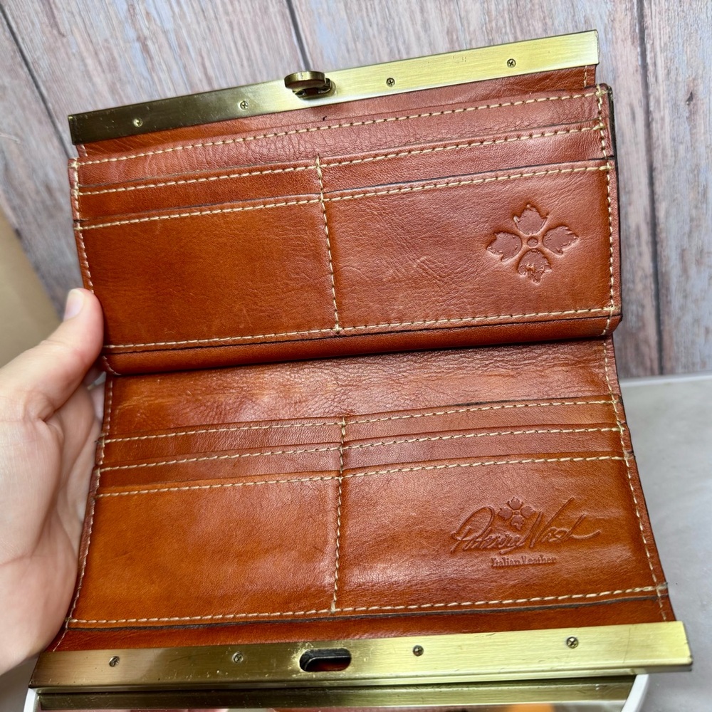 Patricia Nash Vintage Embossed Floral Brown Clutch Wallet EUC - Picture 3 of 12
